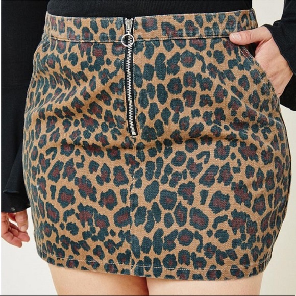 Stay Wild Leopard Print Plus Size Denim Skirt - Picture 2 of 5
